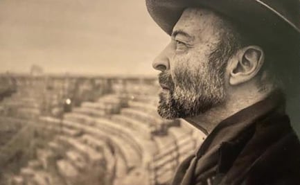 "Asesinado por la indiferencia": Muere congelado el fotógrafo René Robert; se desplomó en las calles de París y no recibió ayuda