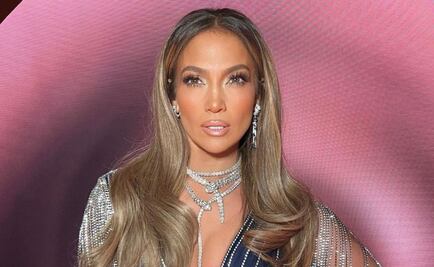 JLo conquista Instagram a sus 53 años con un look tendencia