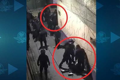 Difunden videos de policías cuando supuestamente golpean a pobladores de San Juanico