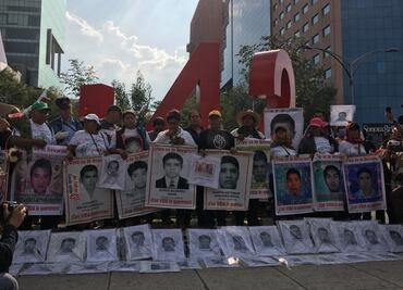 Seguiremos exigiendo justicia, dicen padres de los 43