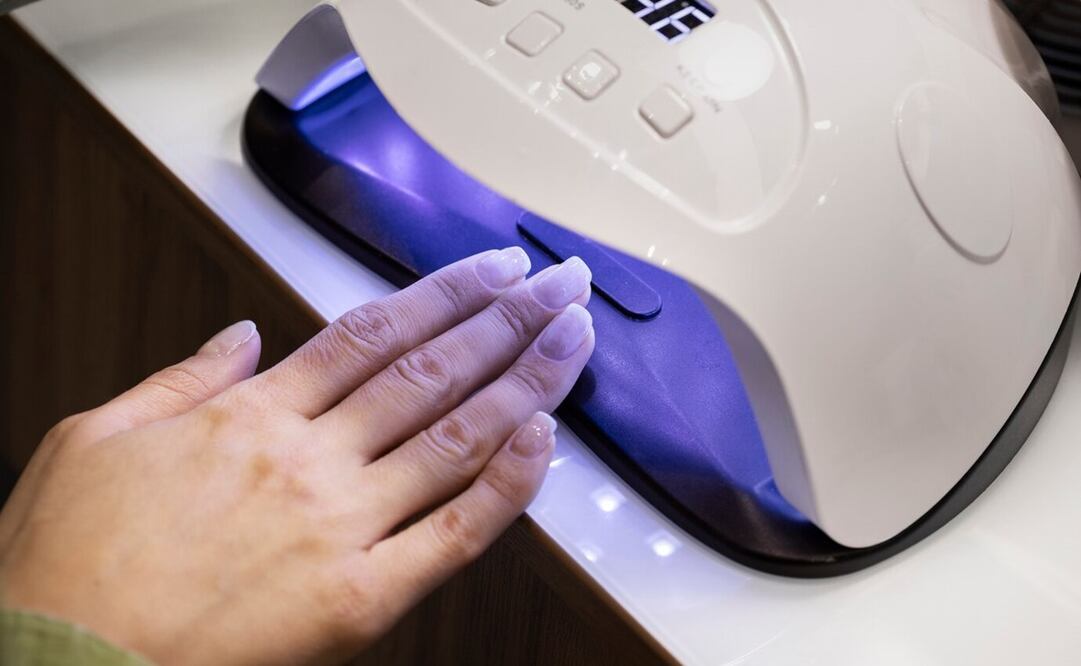 Lámpara para gelish. Foto: Freepik