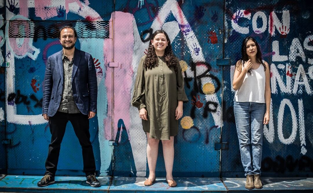 Los escritores Emiliano Ruiz Parra, Karen Villedas y Jazmina Barrera. Foto: Germán Espinosa/ El Universal 