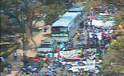 Marchan maestros de la Ciudadela al SAT