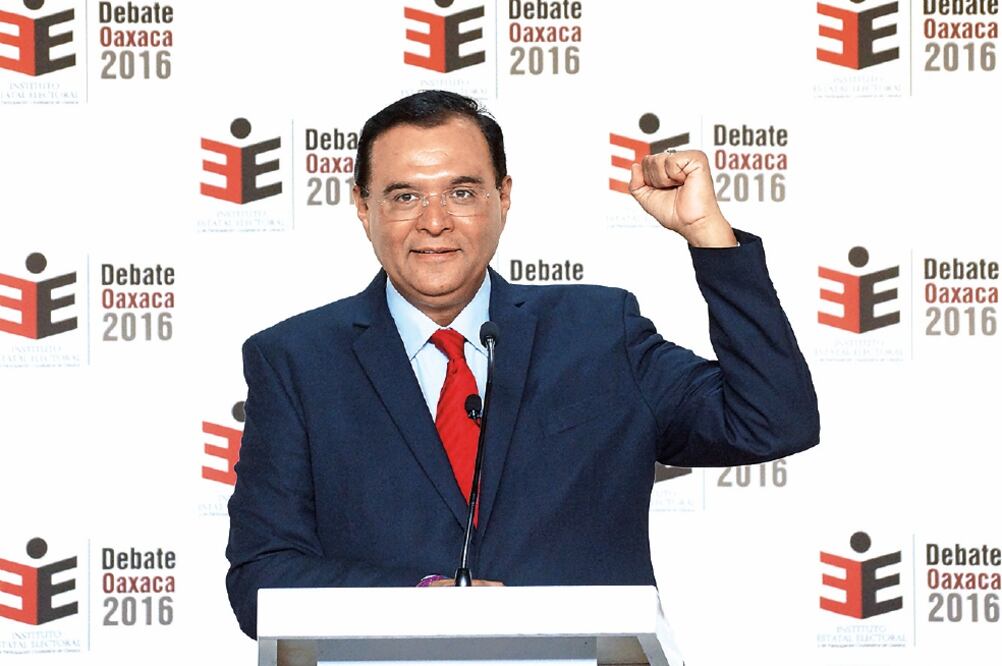 Benjamín Robles Montoya, candidato del PT al gobierno de Oaxaca, recibió ayer el respaldo de Juan Manuel García (ARCHIVO. EL UNIVERSAL)