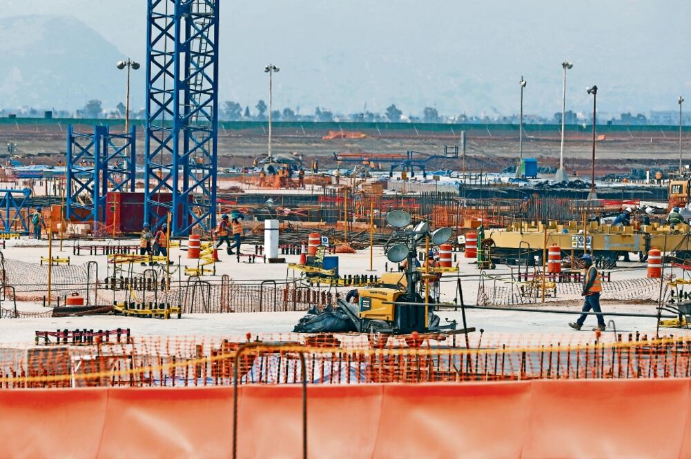 Según la CMIC, se han ejercido 40 mil millones de pesos en obras del nuevo aeropuerto, de 155 mil millones de pesos en inversiones comprometidas. (ARCHIVO EL UNIVERSAL)