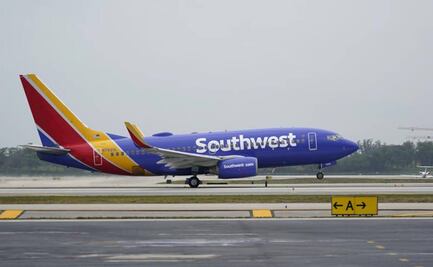 Hombre salta de avión en movimiento al llegar a aeropuerto de Phoenix, Estados Unidos