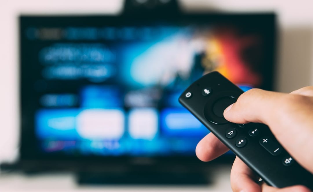 Descubre cómo controlar tu Smart TV por medio de tu voz. Foto: Unsplash