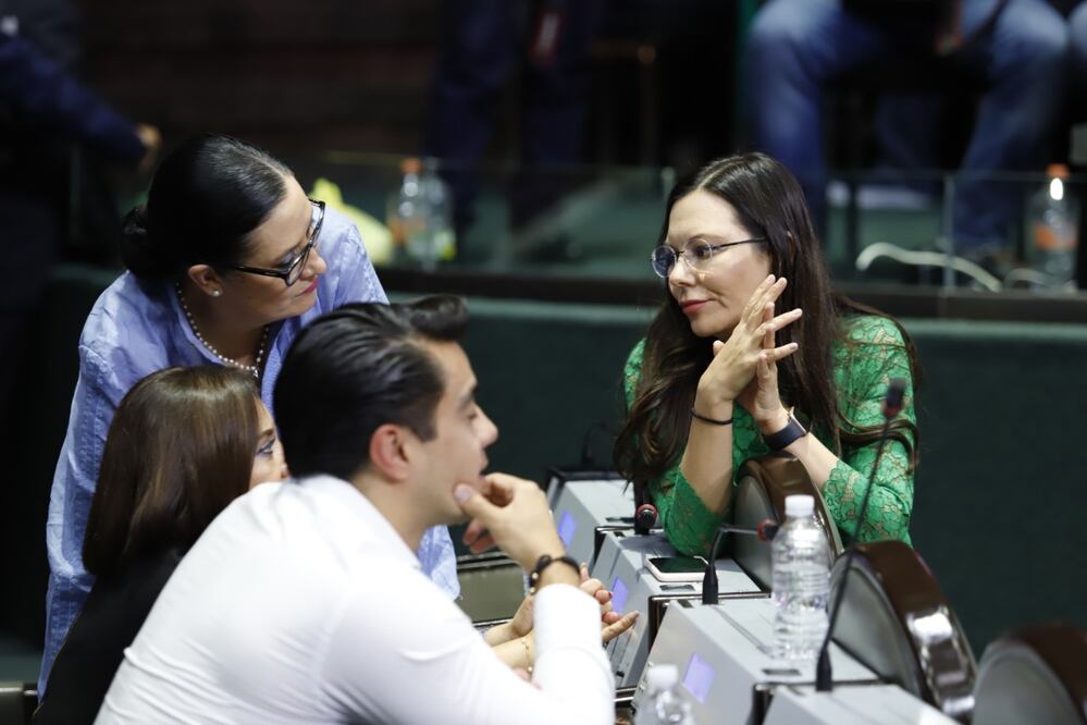 A la derecha la diputada panista Laura Rojas / Cortesía