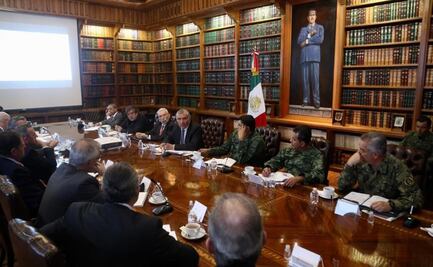 Tras incidente de aviones de Volaris, gobierno y aerolíneas acuerdan "ordenar el sistema aeroportuario" de la CDMX