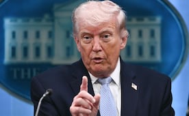 Trump descarta acuerdo que permita a Irán controlar el estrecho de Ormuz; no está "satisfecho" con resultado de las negociaciones