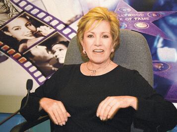 Maxine Woodside: En buen estado tras contagio de Covid-19 