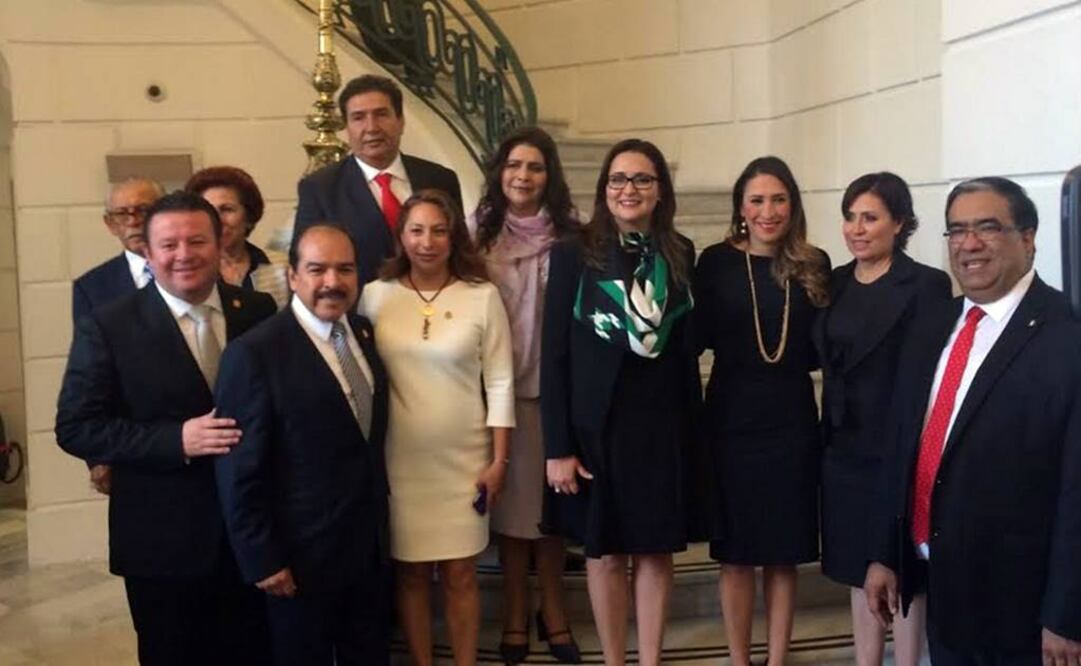 Asistieron la secretaria de la Sedatu federal, Rosario Robles, y el dirigente del PRI local, Mauricio López. Diana Villavicencio / EL UNIVERSAL