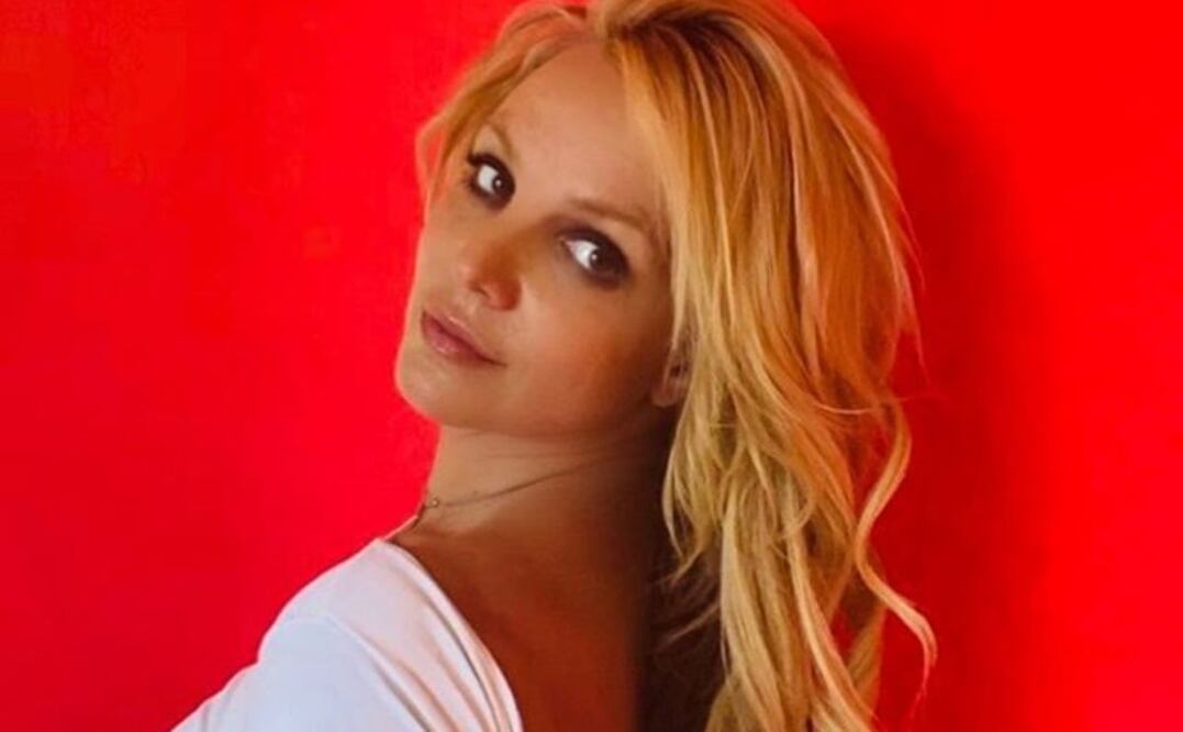La cantante aceptó que tanto maquillaje no le iba bien. Foto: Instagram @britneyspears