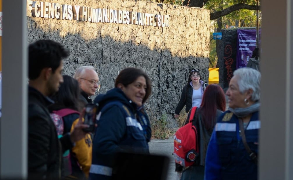 Regreso a clases al CCH Sur, tras cuatro meses de permanecer en clases en línea, tras el asesinato de un alumno en el plantel. Foto: Santiago Cadena / EL UNIVERSAL