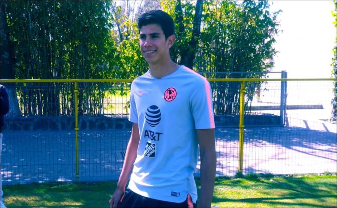 Los jóvenes no se preocupan por la llegada de refuerzos. Foto: Christian Mendoza