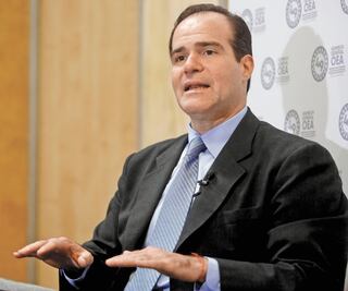 Ofrece EU a México apoyo militar y financiero contra narco