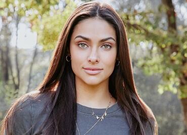 Con este outfit Renata Notni demuestra que el rojo es su color