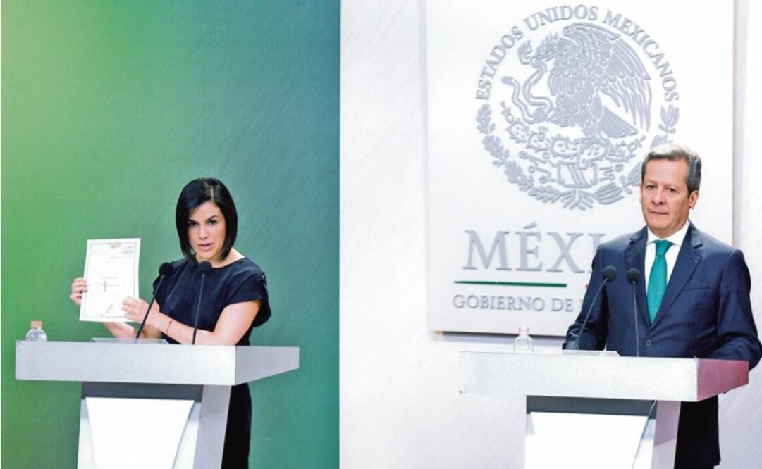 Yolanda Martínez, coordinator to the National Digital Strategy (EDN), and Eduardo Sánchez, the President's spokesman - Photo: Courtesy of the Mexican Government