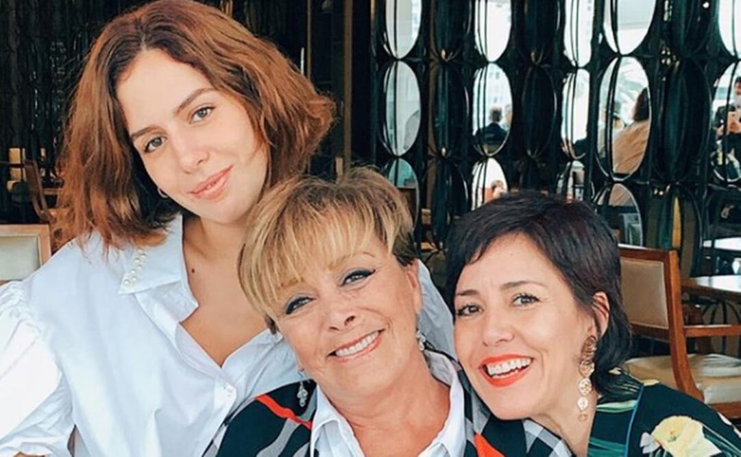 En familia: Michelle Salas, Sylvia Pasquel y Stephanie Salascon. Vía Instagram. 
