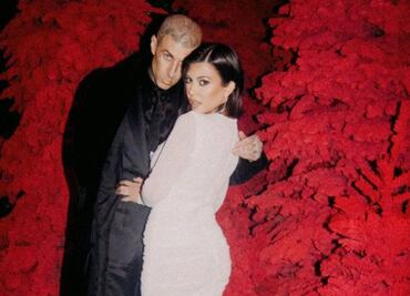 Kourtney Kardashian le anuncia su embarazo a Travis Barker en un concierto de Blink-182