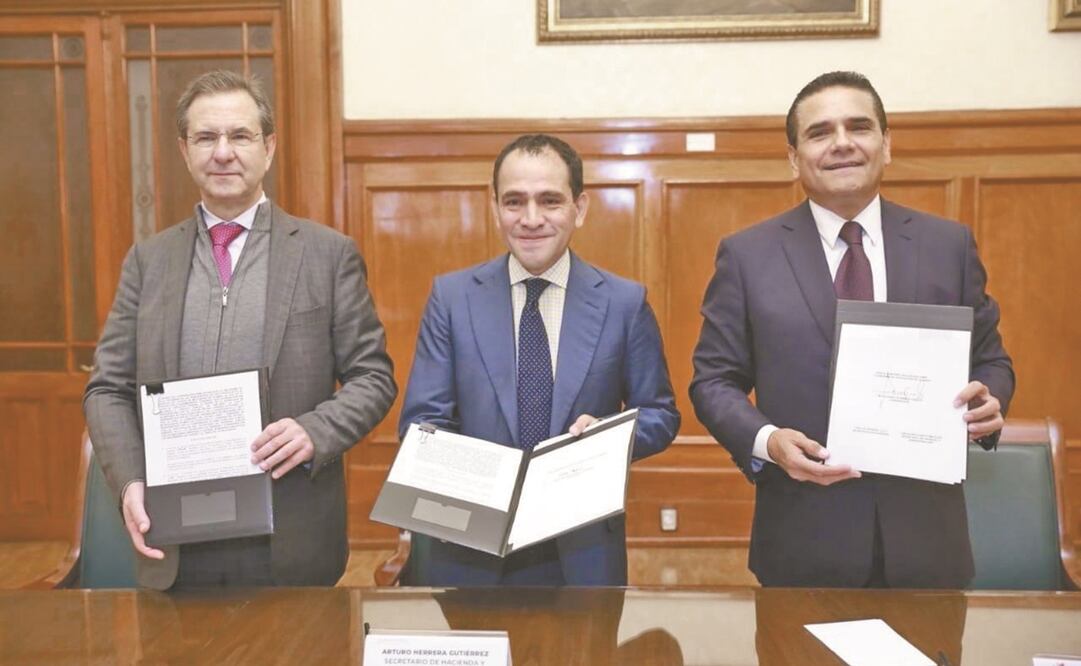 El acuerdo fue signado en Palacio Nacional por el gobernador Silvano Aureoles Conejo y los titulares de Educación Pública, Esteban Moctezuma, así como de Hacienda y Crédito Público, Arturo Herrera. Foto: ESPECIAL