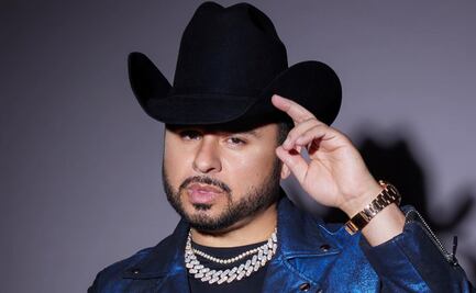 ¿Quién es Larry Hernández, cantante que posó con arma en una fiesta de Guerrero?