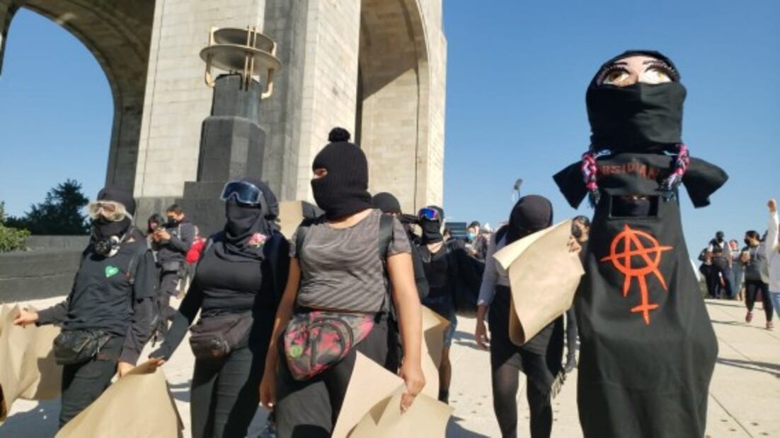 Denuncian a 13 mujeres que tomaron la CNDH por daño a propiedad ajena