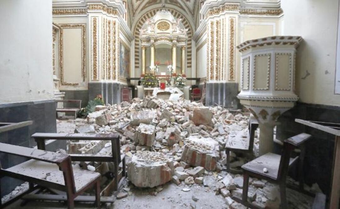 Debris inside the Tepontla Church in Cholula, Puebla – Photo by XINHUA
