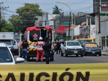 Muere bebé de 3 meses por caída de barda tras fuerte tormenta en Zapopan; rescatan a 11 personas