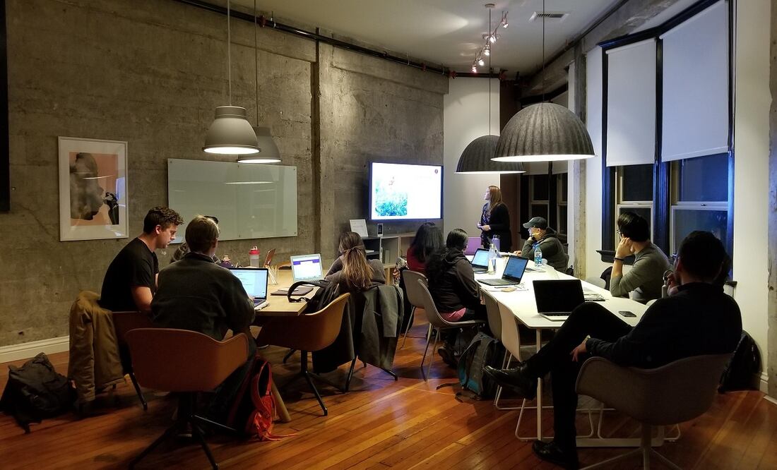 Proyecta las videollamadas en tu televisión para mejorar la visualización / Foto: Pexels