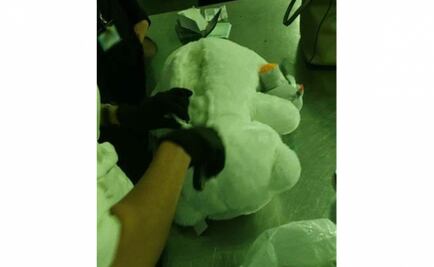 Detectan arma oculta en oso de peluche en Aeropuerto de CDMX