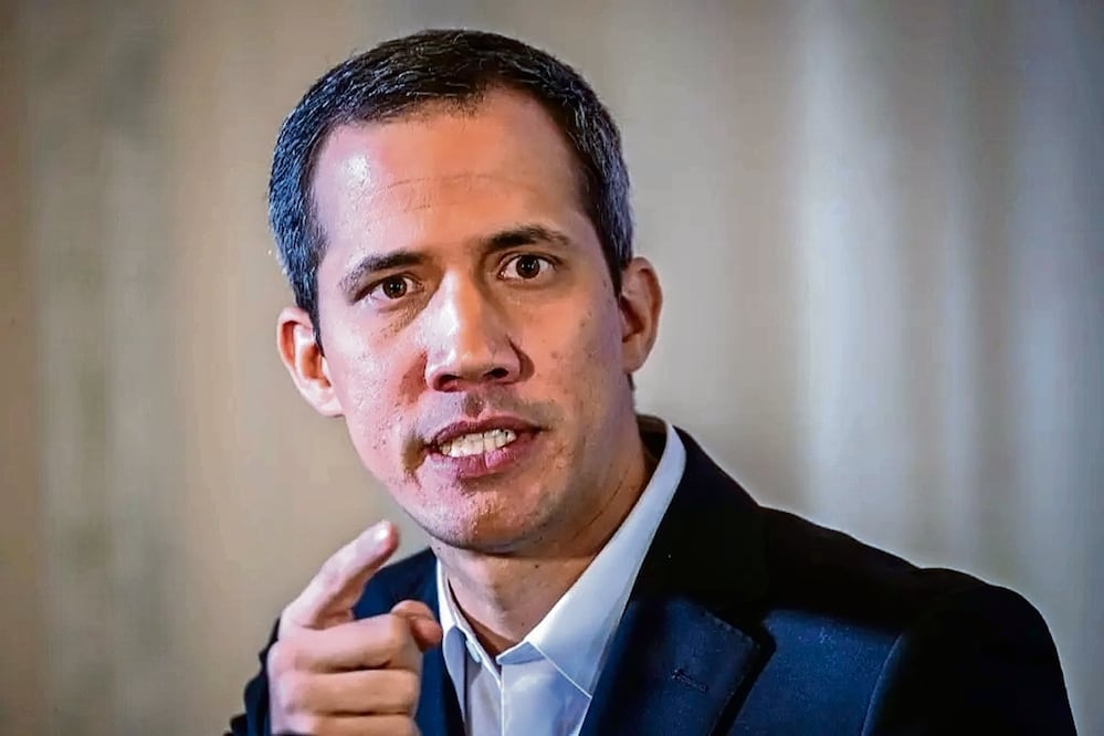 Fiscalía de Venezuela emite orden de arresto contra Juan Guaidó.