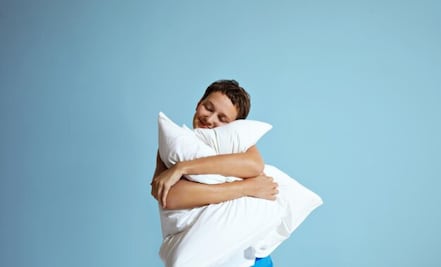 Cuáles son los alimentos con melatonina ideales para la cena y así descansar mejor