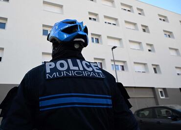 Agentes abaten a un hombre armado que hirió con un cuchillo a 3 policías en Francia