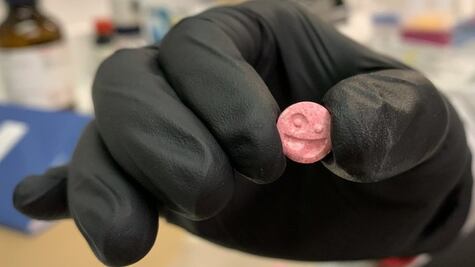 "Actuamos como agentes secretos": la difícil batalla para frenar la venta de drogas en la Darknet