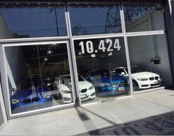 Investigación revela que dinero ilícito financió una red de robo y traslado de autos de lujo entre México y Buenos Aires