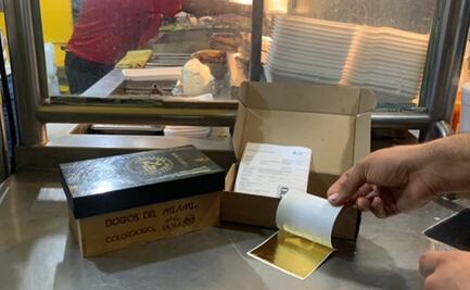 Venden hot dogs en Hermosillo con láminas de oro comestible como condimento