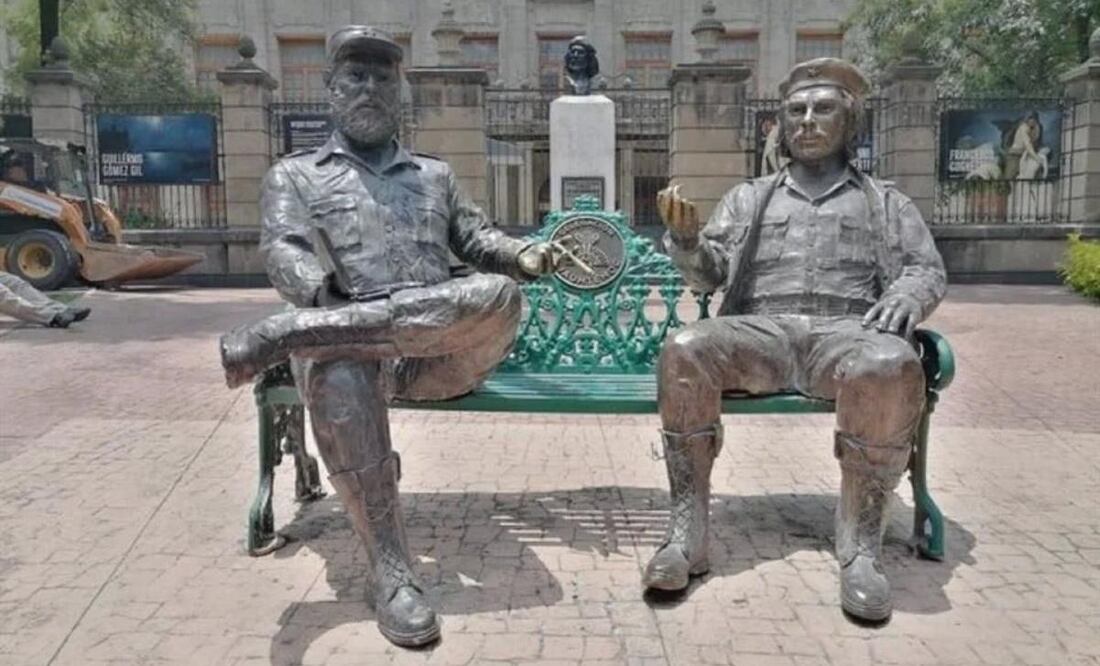 Estatuas de Ernesto "Che" Guevara y de Fidel Castro en la colonia Tabacalera. Foto: Especial