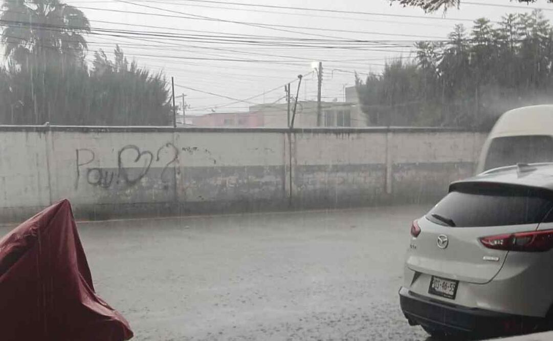 Sobre la Vía José López Portillo, el avance ya es lento debido a la precipitación pluvial. Foto: Especial