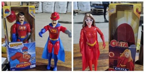 Súper Bigote: Nicolás Maduro regala muñecos de su "alter ego" a niños venezolanos en Navidad