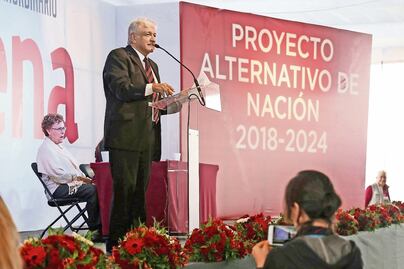 Presenta López Obrador proyecto rumbo a 2018