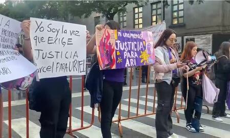 Piden justicia para Ariadna Fernanda y no impunidad al fiscal de Morelos frente a la SCJN y Palacio Nacional