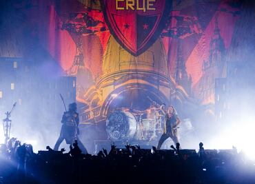 Fanático de Mötley Crüe sufre accidente durante un concierto