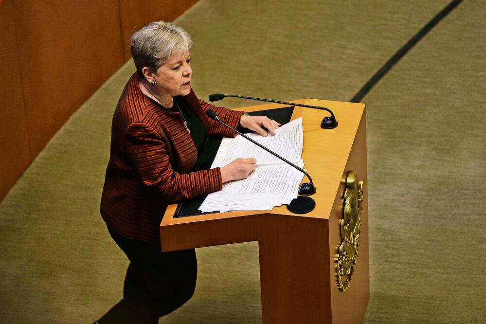 La secretaria de Relaciones Exteriores, Alicia Bárcena Ibarra, compareció ayer ante el pleno del Senado de la República. Foto: Fernanda Rojas / EL UNIVERSAL