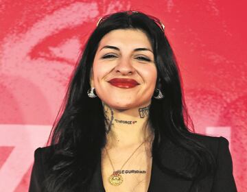 ¿Lloró por Nodal? Cazzu causa revuelo en concierto y rompe en lágrimas: “Vos pensaste que eras el diablo”