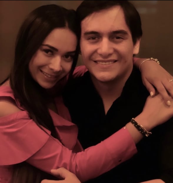 Zarelea Figueroa con su hermano Julián, a tres años de su muerte.