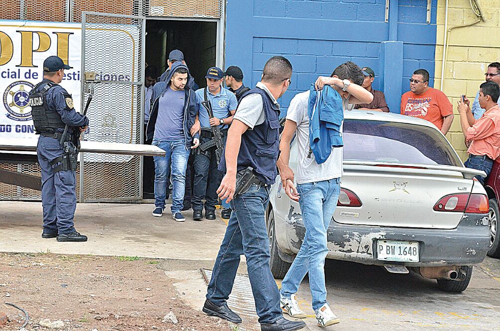 En noviembre de 2015, Honduras arrestó a cinco sirios que intentaron ingresar al aeropuerto de Tegucigalpa con pasaportes falsos (CORTESÍA DEL PERIÓDICO LA TRIBUNA, DE TEGUCIGALPA)