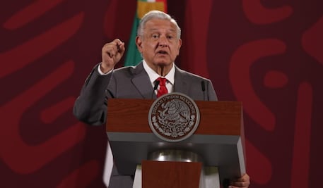 AMLO dice que el fondo de la reforma eléctrica es "el precio de la luz"