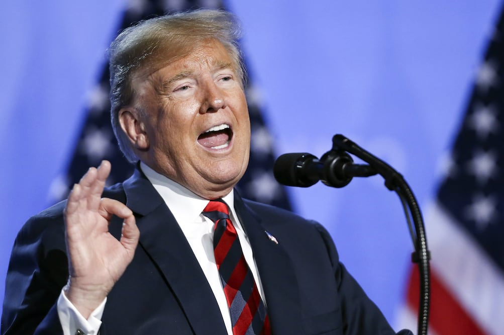 Trump vuelve a amenazar con aranceles para autos europeos