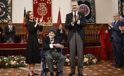Álvaro Pombo recibe el Premio Cervantes 2024 y alerta sobre la fragilidad del ser humano